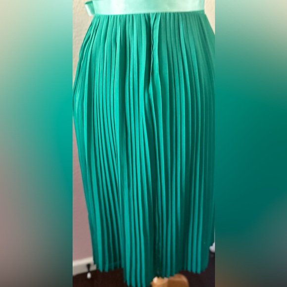 Ombré  Teal Pleated Dress - Picture 10 of 14